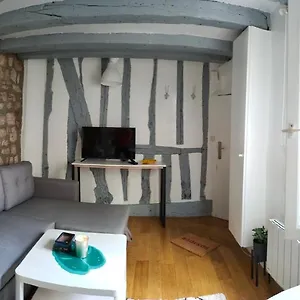 studio-charme-haut-marais.fr-paris.fr/